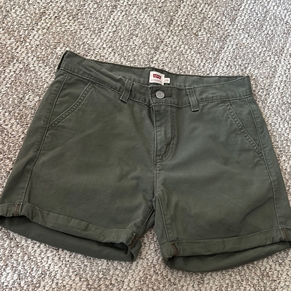 Levi's Green Cargo Shorts with Cuffed Hem